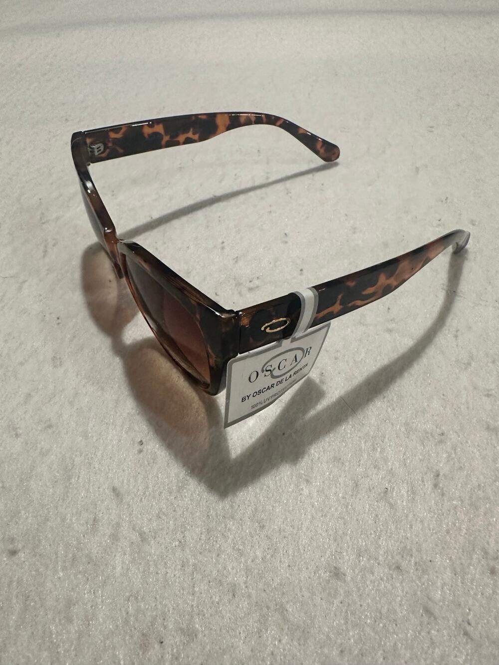 Oscar de la Renta O’Scar Women’s Oversized Cat Eye Tortoise Sunglasses NWT